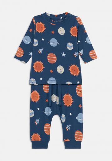 Набор одежды