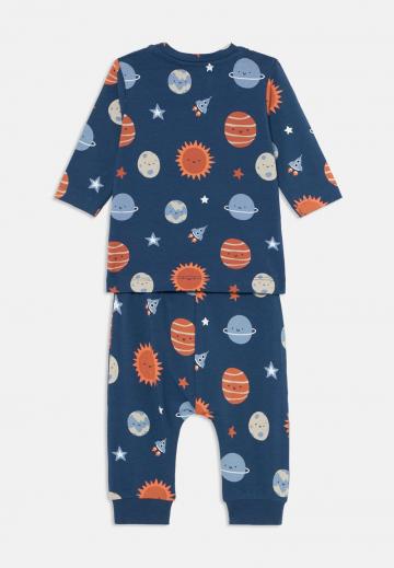 Набор одежды