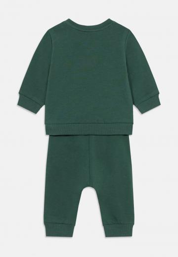 Набор одежды