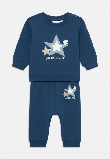 Набор одежды