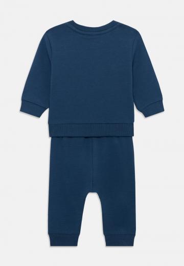 Набор одежды