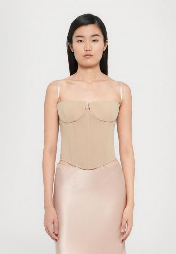 Топ на бретельках