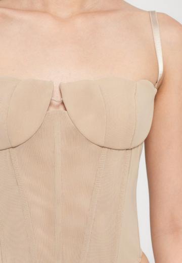 Топ на бретельках