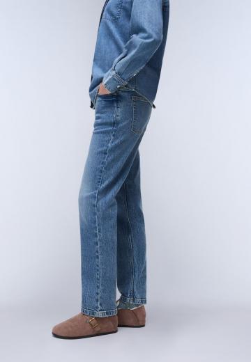 Прямые джинсы