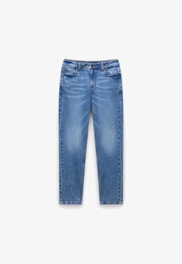 Прямые джинсы