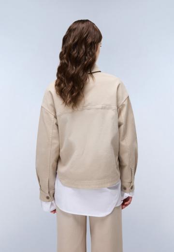 Куртка с накладнымит карманами