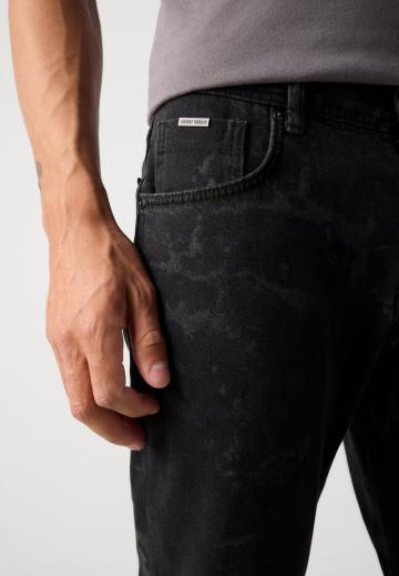 Узкие джинсы