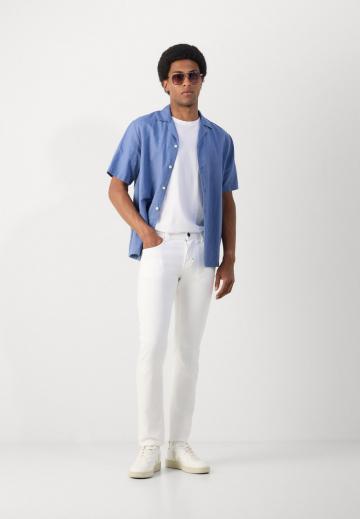 Узкие джинсы