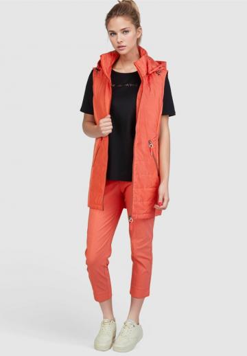 Длинный жилет