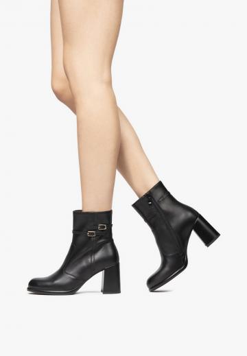 Полусапожки на высоком каблуке