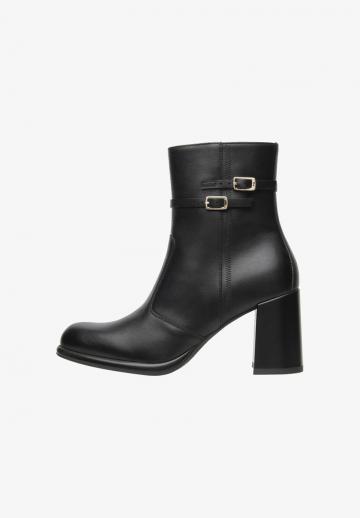 Полусапожки на высоком каблуке