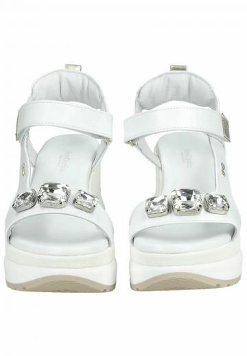 Босоножки на танкетке