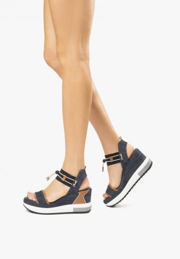 Босоножки на платформе