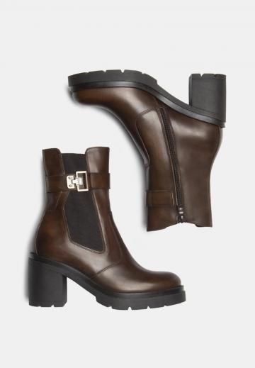 Полусапожки на высоком каблуке