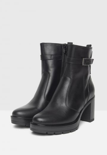 Полусапожки на высоком каблуке