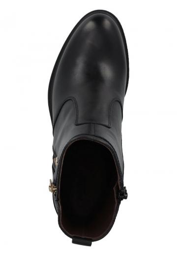 Полусапожки на высоком каблуке