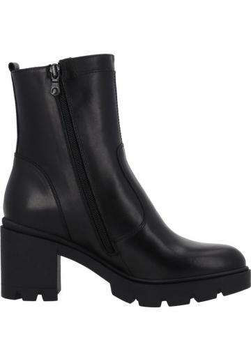 Полусапожки на высоком каблуке