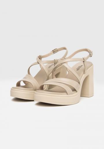 Босоножки на платформе