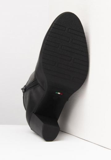 Полусапожки на высоком каблуке