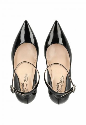 Туфли с ремешком