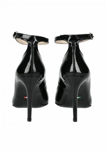 Туфли с ремешком