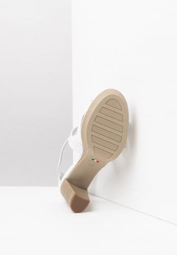 Босоножки на платформе