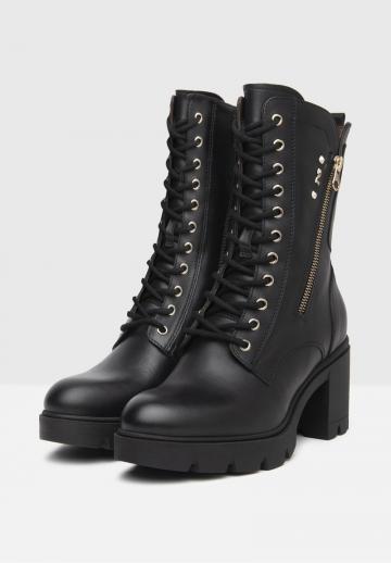 Полусапожки на высоком каблуке