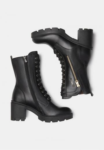 Полусапожки на высоком каблуке