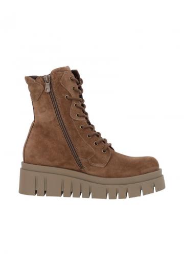 Сапожки на танкетке