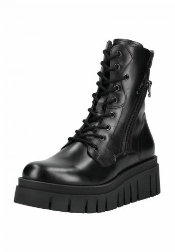 Сапожки на танкетке