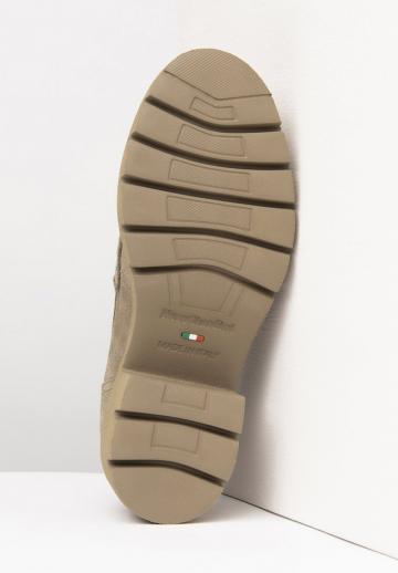 Туфли с высоким носом