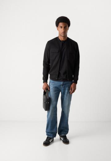 Куртка бомбер