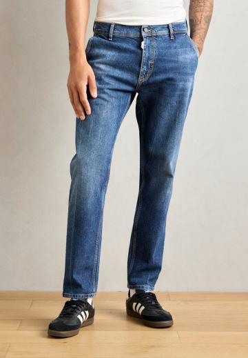 Прямые джинсы