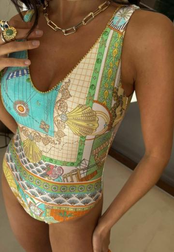 Слитный купальник