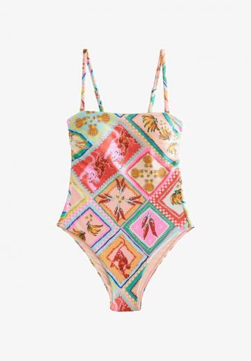 Слитный купальник