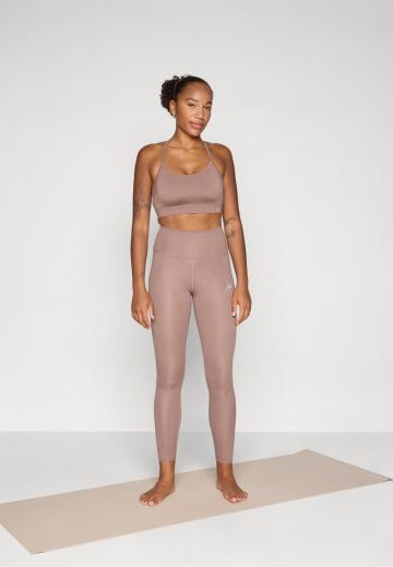 Спортивный бюстгальтер