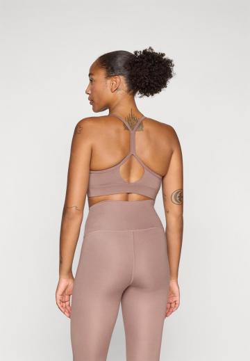 Спортивный бюстгальтер