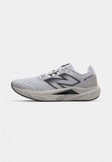 Беговые кроссовки