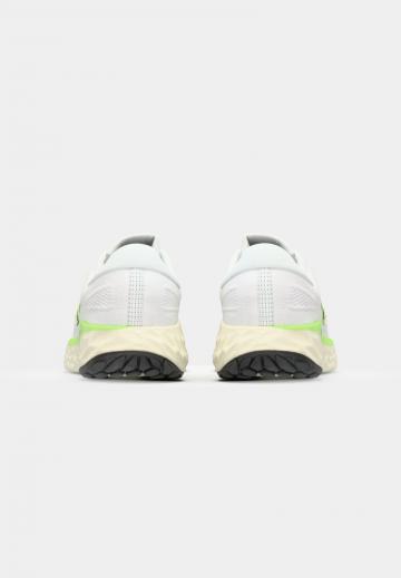 Беговые кроссовки