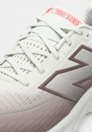 Беговые кроссовки