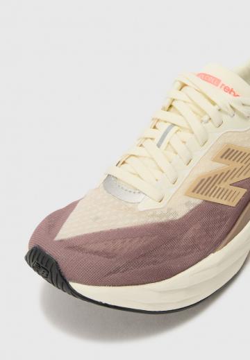 Беговые кроссовки