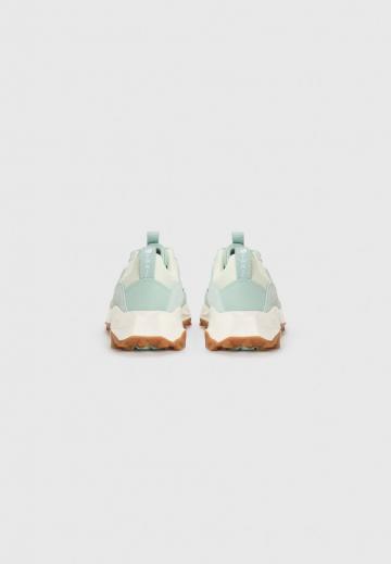 Беговые кроссовки