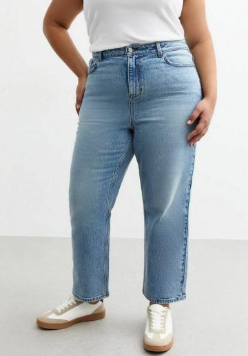 Прямые джинсы