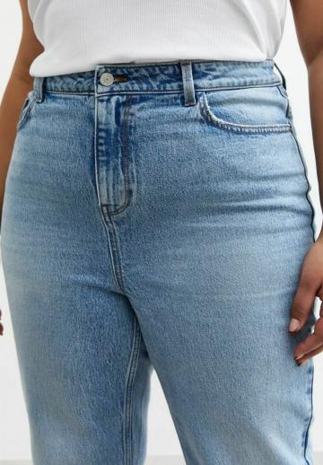 Прямые джинсы