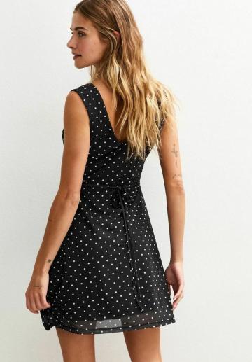 Короткое платье