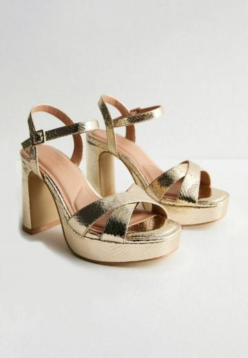 Босоножки на платформе