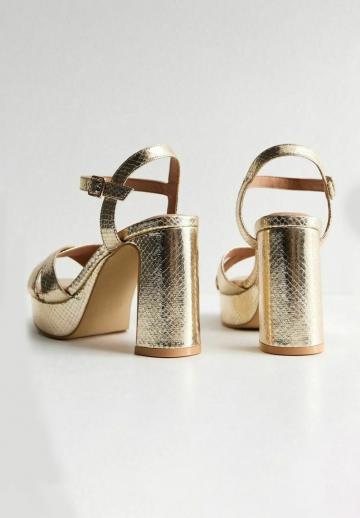 Босоножки на платформе