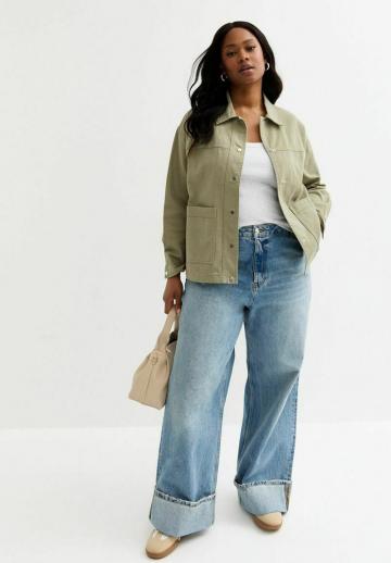 Куртка с накладнымит карманами