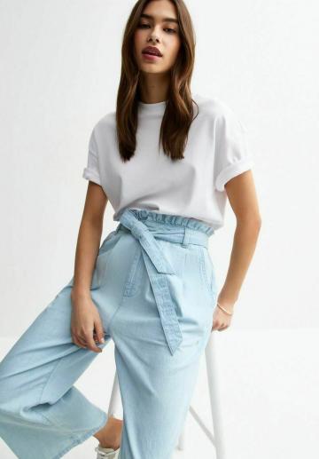 Короткие джинсы