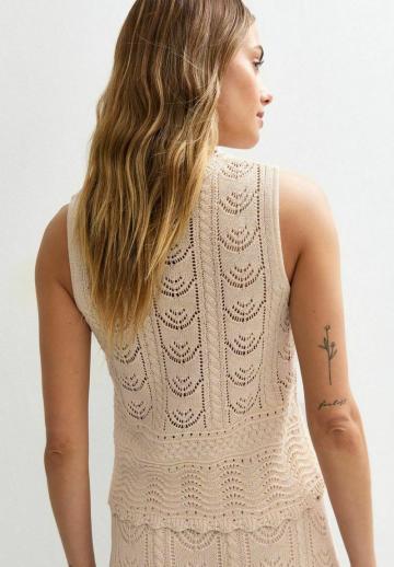 Блузка без рукавов